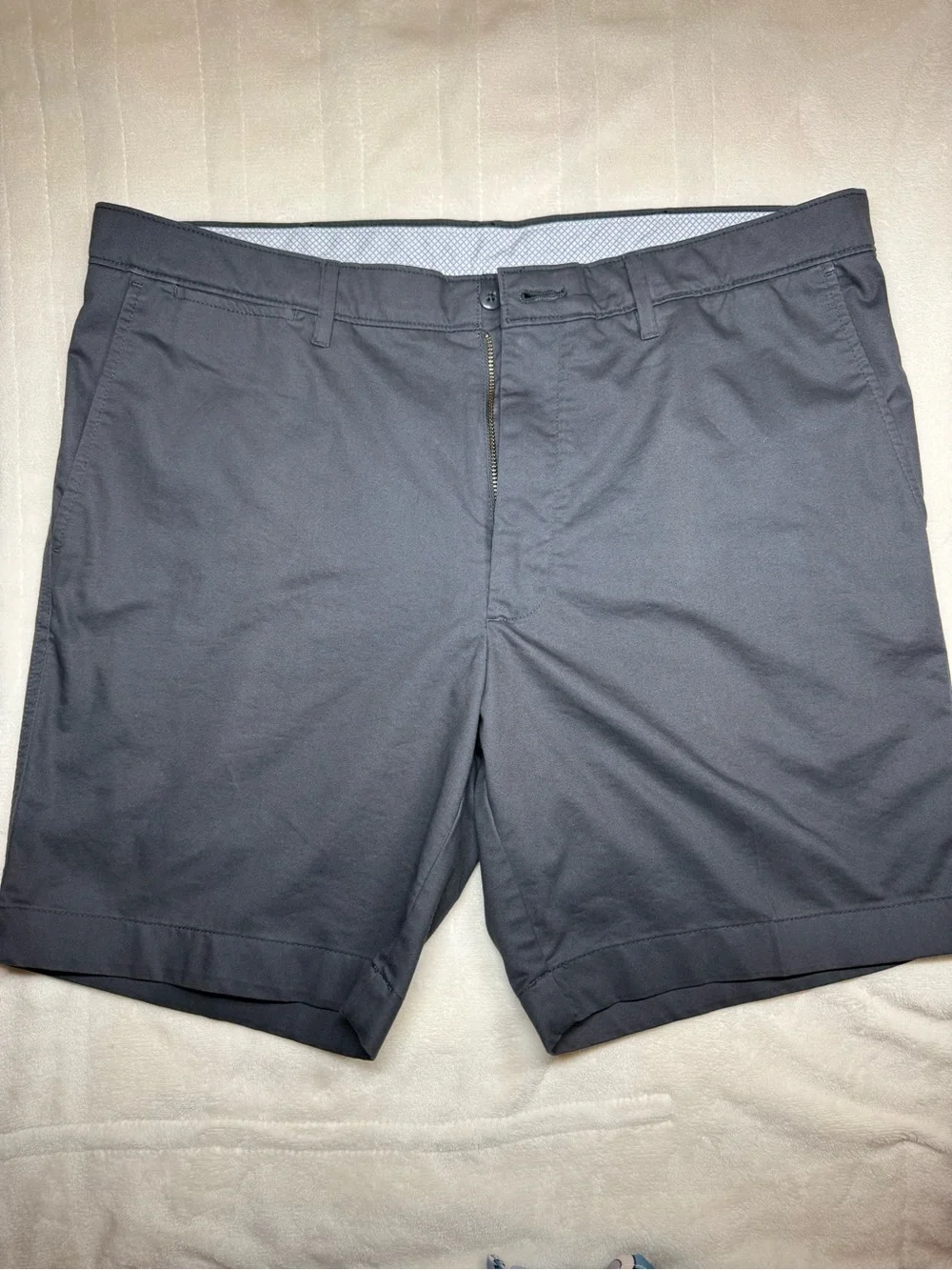 Daniel Cremieux Men's Gray Flat Front Shorts with Red Stitch Accent